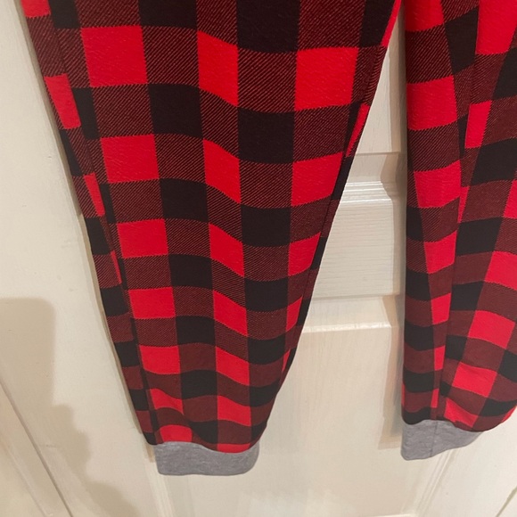 Black and red check lounge pant.  Gray waistband - Picture 4 of 9